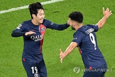이강인은 우리의 희망 PSG 중원 핵심되나…엔리케 감독 감탄→다재다능 활용해야