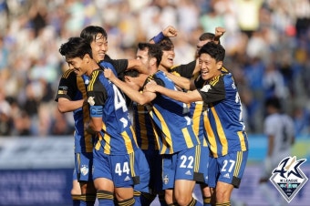 울산, 홈에서 대구 2-0 완파 '조기 우승' 확정+구단 첫 리그 '2연패' 달성!→'조커' 김민혁+장시영 우승 축포 쐈다 [현장리뷰]