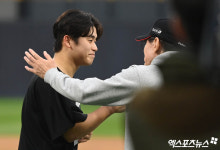 이강철 감독 박영현 든든해[포토]