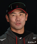 취재진과 인터뷰하는 홍창기[포토]