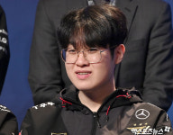 제우스 최우제 여유있는 미소[포토]