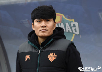윤정환 감독 대신해 팀 이끄는 정경호 코치[포토]