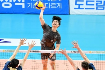 '마테이 25득점 폭발' 우리카드, 대한항공 3-1 제압…3연승+선두 수성