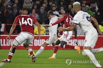 '손흥민 88분' 10명 싸운 토트넘, 노팅엄 원정 2-0 완승…2연승+히샤를리송 2G 연속골 [PL리뷰]