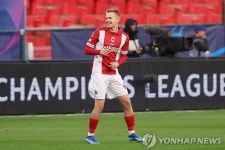 토트넘 안 사고 뭐해?…사비+이니에스타 떠올리는 18세 MF 고작 330억→아스널과 영입전 치열