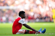 시즌 내내 부탁해도…아스널 초신성 윙어, EPL 피파울 3위 