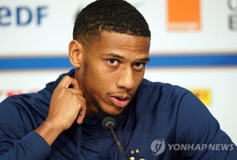 토트넘이 실패한 센터백, 뮌헨이 도전한다…프랑스 최고 인기 CB 영입전 참전
