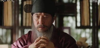 '밤에 피는 꽃' 김상중, 이하늬 앞 드러낸 소름 돋는 두 얼굴 [종합]