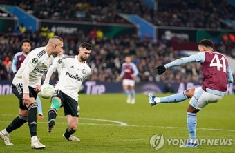 '토트넘 안 돼, 뮌헨 안 돼, 뉴캐슬도 안 돼'…성골 출신 MF, 제대로 키운다