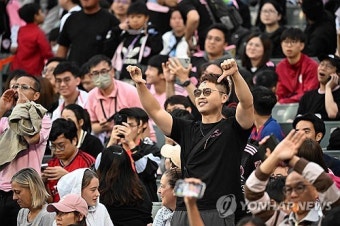'노쇼'도 메호대전...메시, 호날두 따라 홍콩서 노쇼→뿔난 팬들 야유+환불 요구