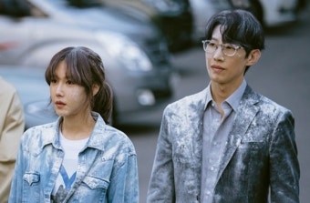 밀가루 뒤집어쓴 이지아x강기영, 짠내 유발 수난 시대 (끝내주는 해결사)