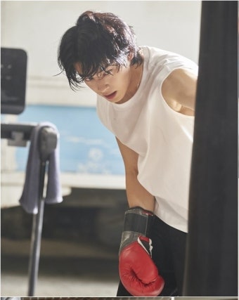 차은우, 이런 모습 처음…바이크·폐차장·복싱 '파격 변신' (원더풀월드)