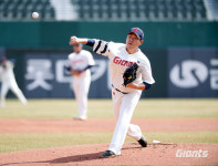 타선 17안타 폭발+불펜 6이닝 무실점...'투-타 조화' 한화, 롯데 8-2 제압 [사직:스코어]