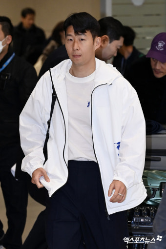 손흥민 '월드컵 2차 예선 위해 귀국'[포토]