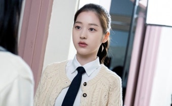 '장원영 친언니' 장다아, '비주얼+연기' 모두 통했다…행보 주목 (피라미드 게임)