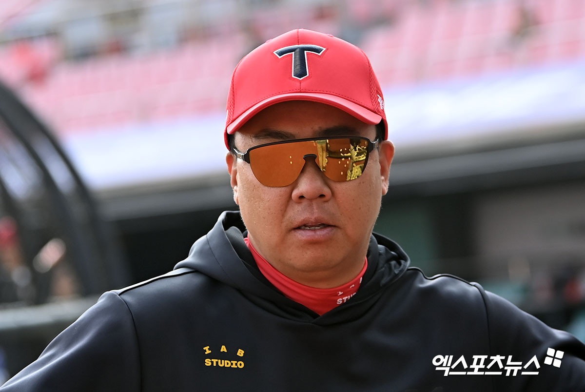 KIA 이범호 감독, 긍정적 리더십 발휘 중! 오늘 경기에서 힘내는 선수들을 격려 중!