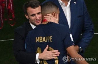 프랑스 대통령, 음바페 또 괴롭히네…
