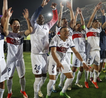 이강인, 한국인 4번째 챔스 준결승 진출 '쾌거'…PSG, 바르셀로나에 극적인 6-4 역전승