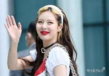 던 저격?…용준형 ♥ 현아, 셀프 열애 이어 의상도 논란 여전한 트러블메이커 [엑s 이슈]