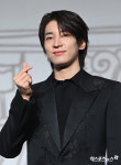 세븐틴 원우 수줍은 볼하트[엑s HD포토]