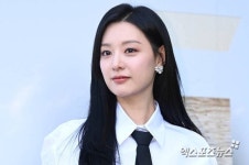 경호원 2명에 욕 먹은 김지원 소속사…무리한 촬영 말길 [엑s 이슈]