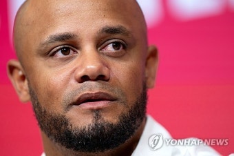 '방출 위기' 김민재, 주전 경쟁 희망 보인다...'신임 감독' 콤파니 