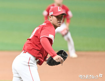 시라카와 '떨리는 데뷔전'[포토]