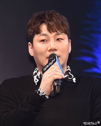 이혼한 윤민수, 子 윤후 졸업식에 전처와 함께…부모 역할ing [엑's 이슈]
