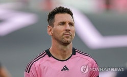 '축구의 신' 메시, 은퇴 시사인가…