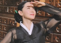 이영애, 대장금의 귀환…단아한 한복 자태