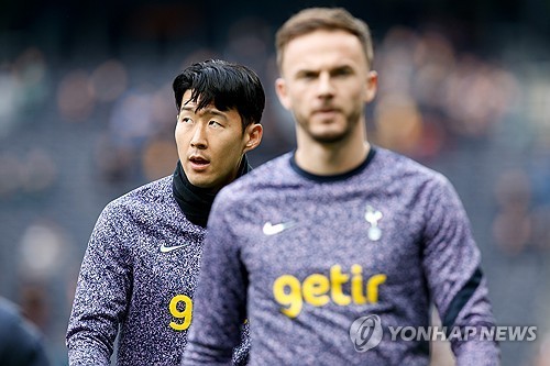 손흥민, 토트넘과의 미래 논의…이적설에 팬들 우려 갈리는 상황
