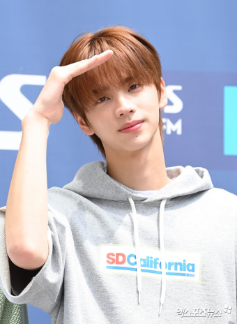 투어스 신유 '무더위 날리는 청량 비주얼'[엑's HD화보]