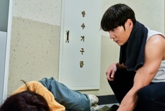정은지, 최진혁 앞 폭주…취업 사기→험담 파티 이은 '역대급 흑역사' (낮밤녀)