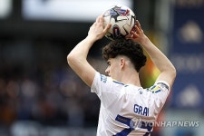 토트넘 인내심 통했다…4대 째 리즈 가문 MF, 다른팀 메디컬테스트→마음 돌렸다