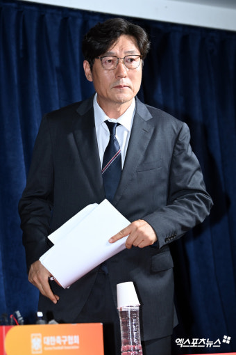홍명보 감독 관련 브리핑 참석하는 이임생 기술본부 총괄이사[포토]
