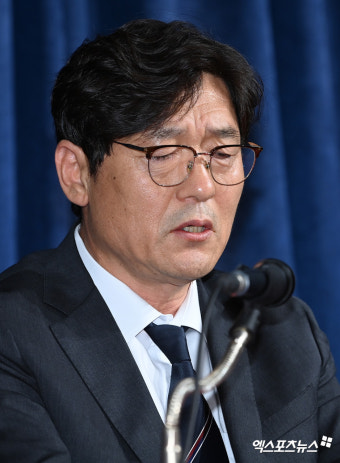 이임생 '외국인 감독 2명 대면 인터뷰 후 결과 토대로 홍명보 선임'[포토]