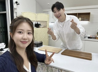 슈돌 박수홍-김다예 부부, 건강한 딸 전복이 최초 공개! - 축하와 관심 속에서 부모의 우수한 유전자 확인