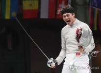 오상욱, 펜싱 남자 사브르 준결승 진출…구본길 32강서 충격 탈락+여자 에페 전멸 [2024 파리]