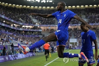 '충격의 올림픽 난투극' 프랑스-아르헨티나, 축구 도중 '벤클'…
