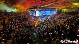 경주실내체육관 가득 메운 게임팬들[포토]