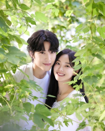 김세정과 이종원 주연 취하는 로맨스, 화려한 포즈와 뜨거운 케미로 화제!