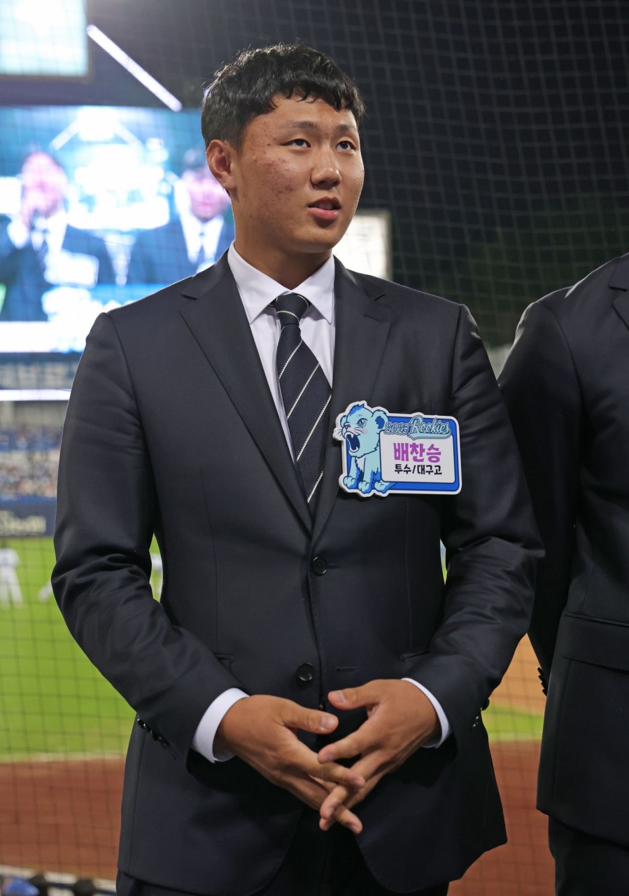 삼성 라이온즈 신인 투수 배찬승, 신한 SOL 뱅크 KBO 리그 무실점 호투로 주목받아