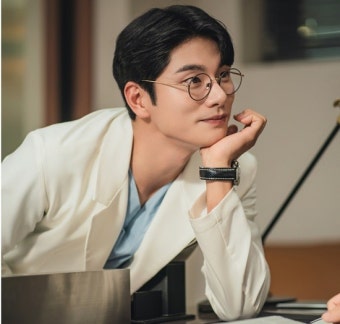 이이경, 본업 복귀…'성형외과 의사' 이중 매력 장착 (페이스미)
