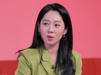 엄지인 아나운서, 짧은치마 입어서 방송 하차? 