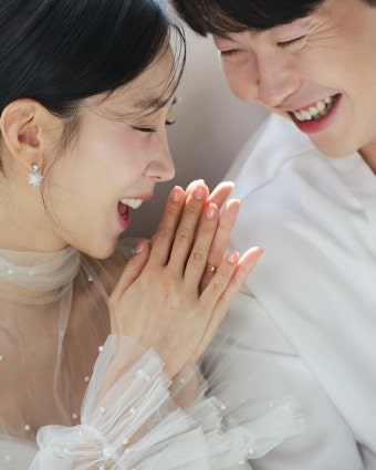 '12월 결혼' 박소영문경찬, 애정 가득 웨딩 화보 공개…이수지→정경미 들러리 '눈길'