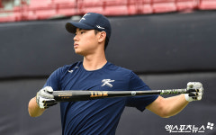 타격 준비하는 김주원[포토]