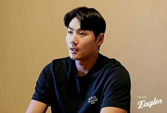 KT·한화, 엄상백 보상선수 장진혁 선정! 외야진영 강화 전략 바탕으로 협약.