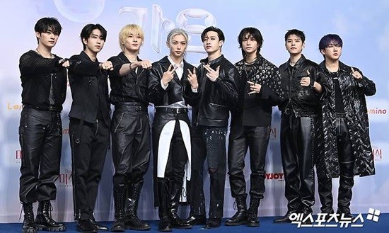 스트레이 키즈, 영국 런던 토트넘 핫스퍼 스타디움에 초대장!