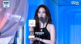 카리나 갑자기 이럴 줄 몰랐다…에스파 당황시킨 마마 어워즈