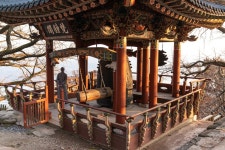 김윤석X이승기, 2000년대로 돌아갔다…분장까지 美친 디테일 (대가족)